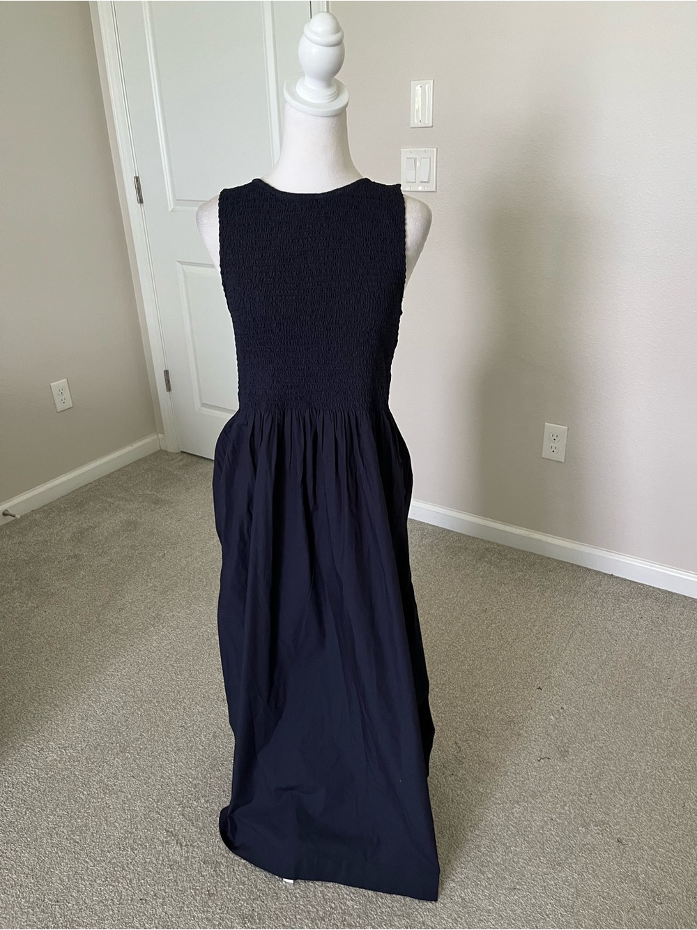 NWT Quince 100% Organic Cotton Navy Sleeveless Smocked Bodice Maxi Dress Size Sm